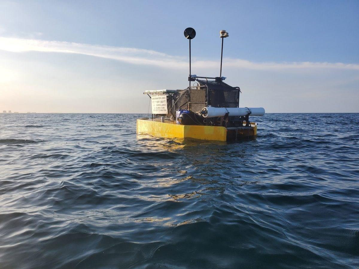 Dalga enerjisiyle deniz suyundan tatlı su elde eden makine