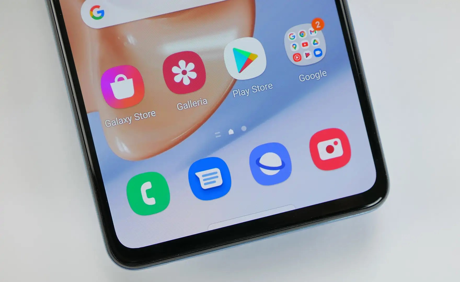 Google, Samsung telefonlarda varsayılan olmak için servet döküyor