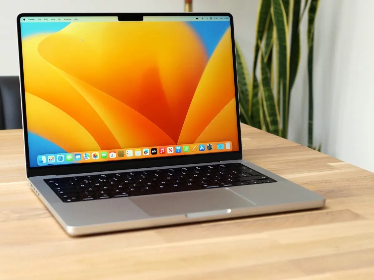 Apple, Macbook Pro'da dokunmatik OLED ekrana geçiş yapabilir!