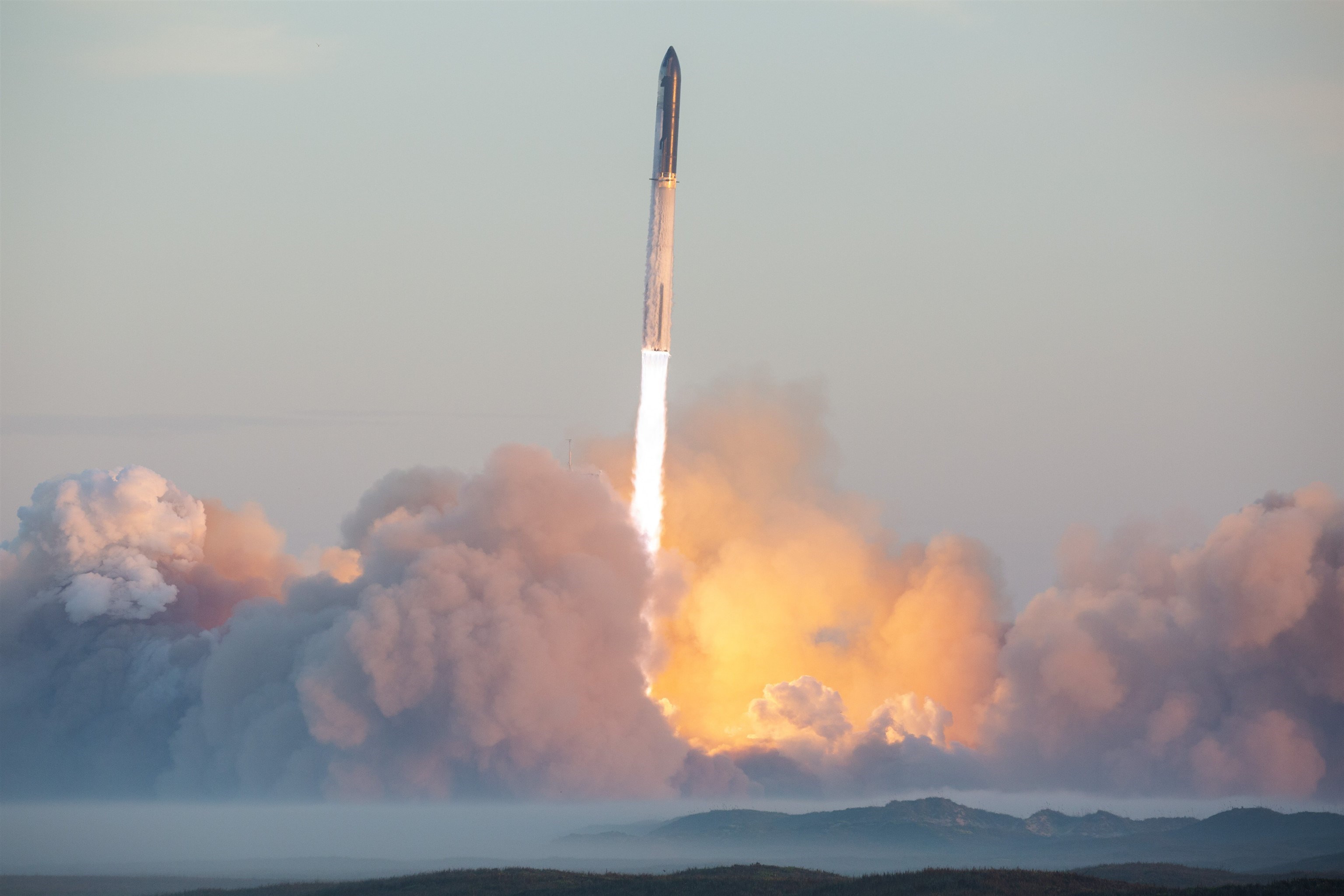 Elon Musk’ın dev roketi bu sefer fırlatma rampasına zarar vermedi