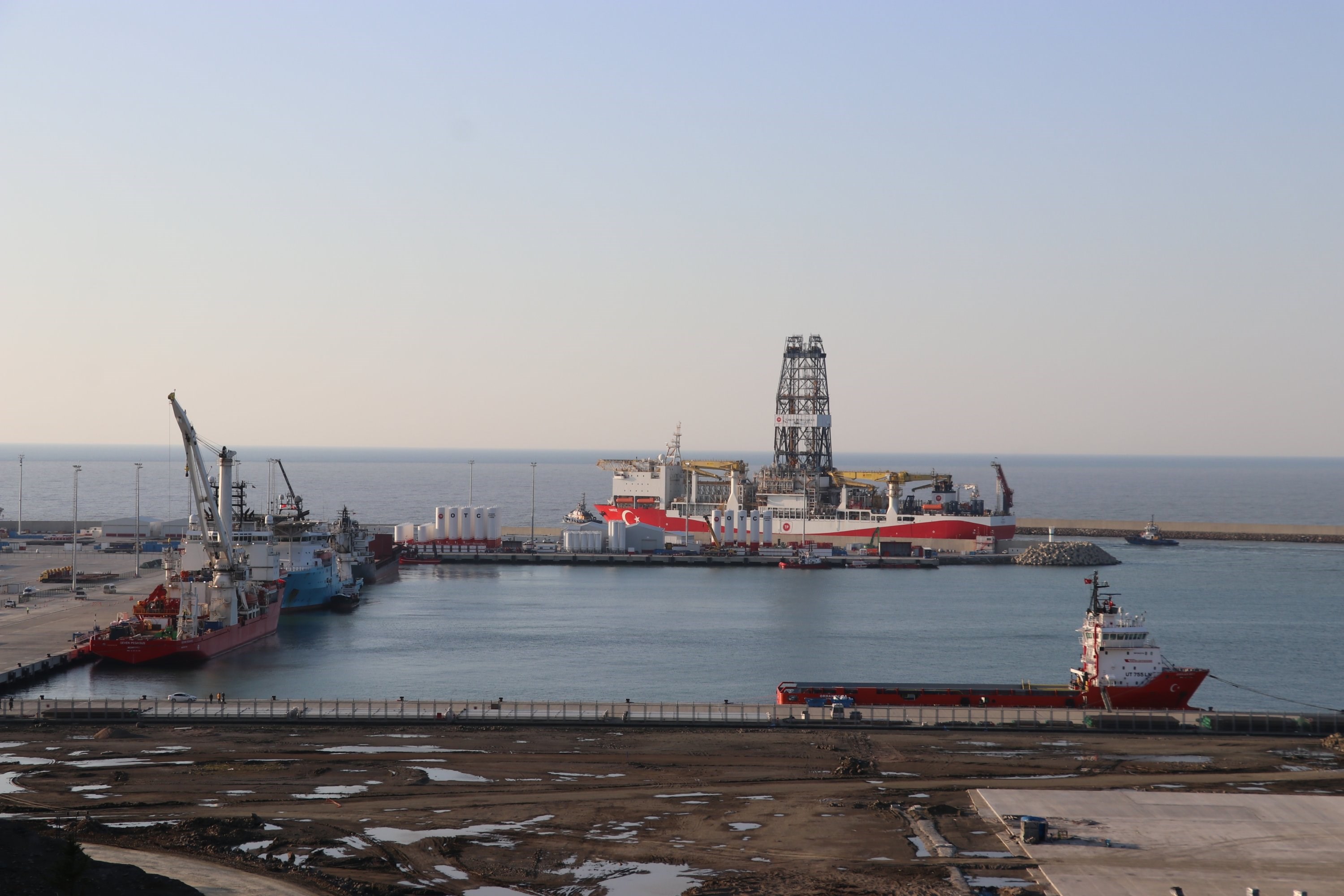 Türkiye, Karadeniz gazı için devasa bir platform satın aldı