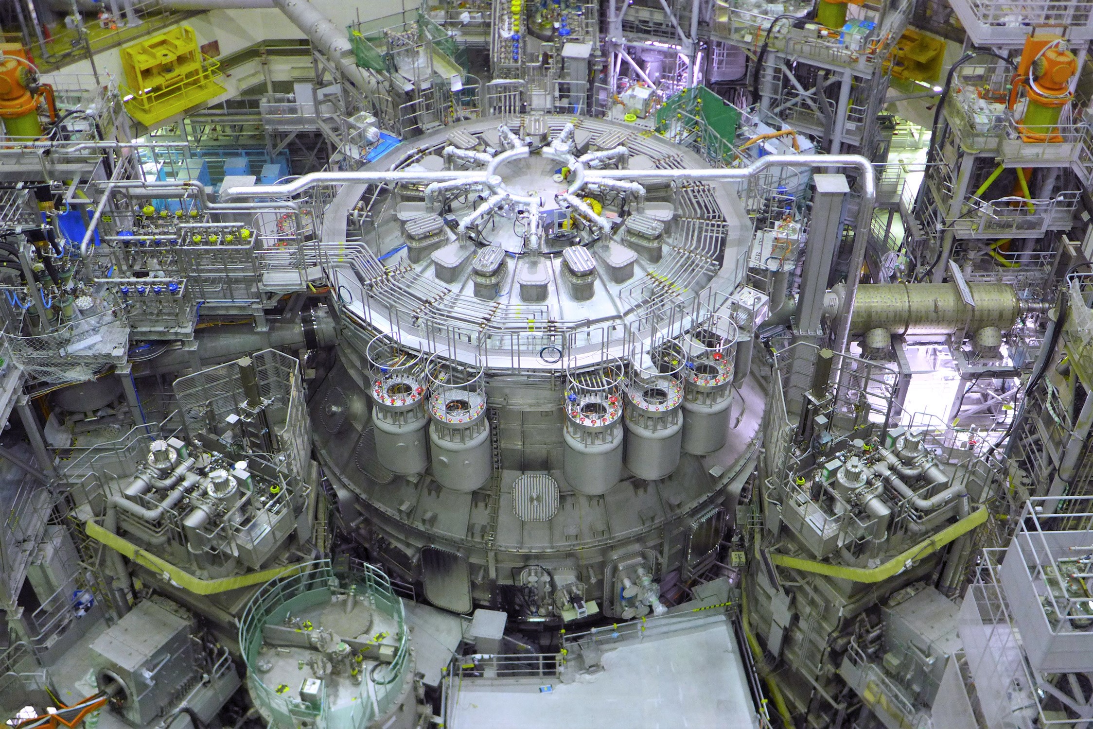 Dünyanın en büyük nükleer füzyon reaktörü Japonya'da açıldı