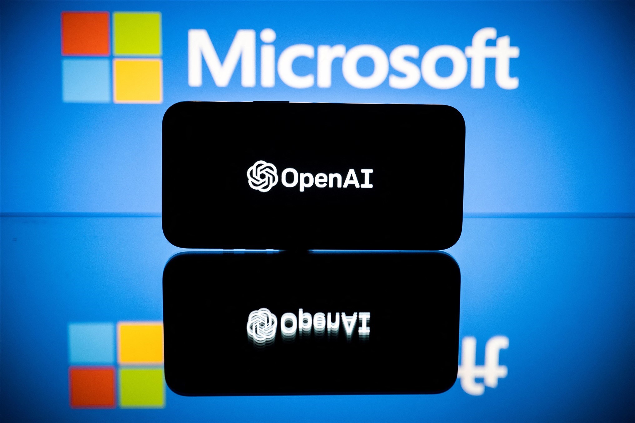Microsoft ile OpenAI’ın ortaklığı mercek altında