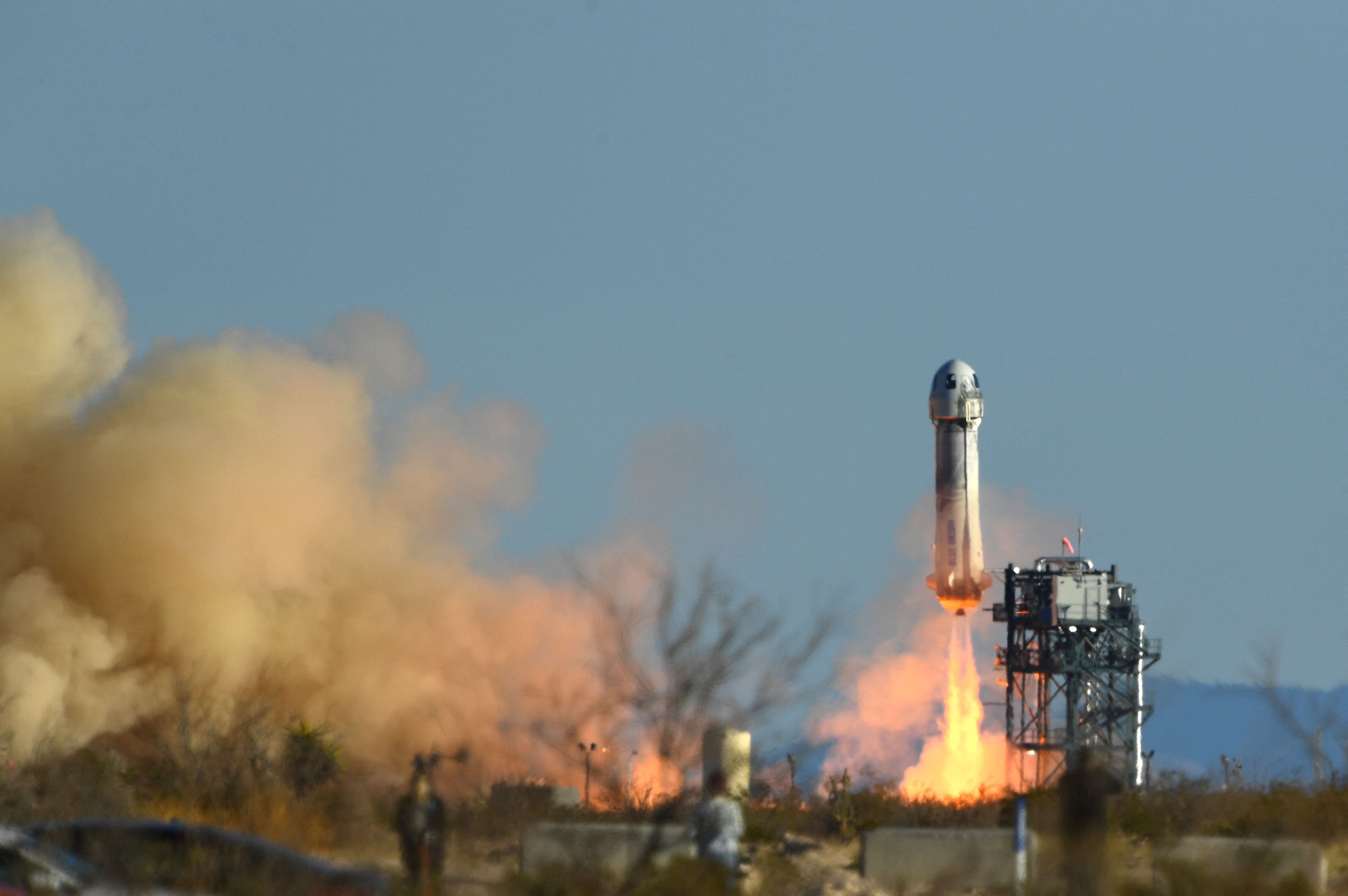Jeff Bezos’un Blue Origin şirketi 15 ay sonra ilk roketini fırlat
