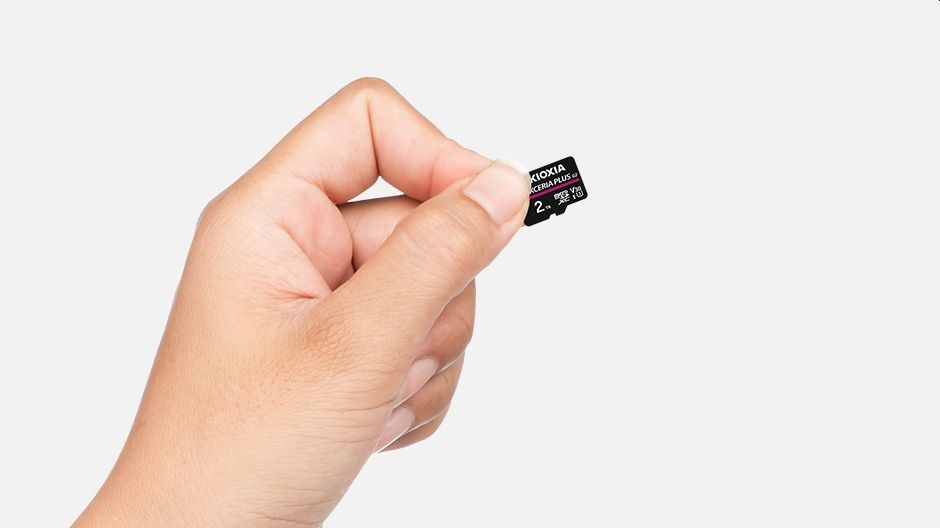 Dünyanın ilk 2 TB microSD kartı tanıtıldı