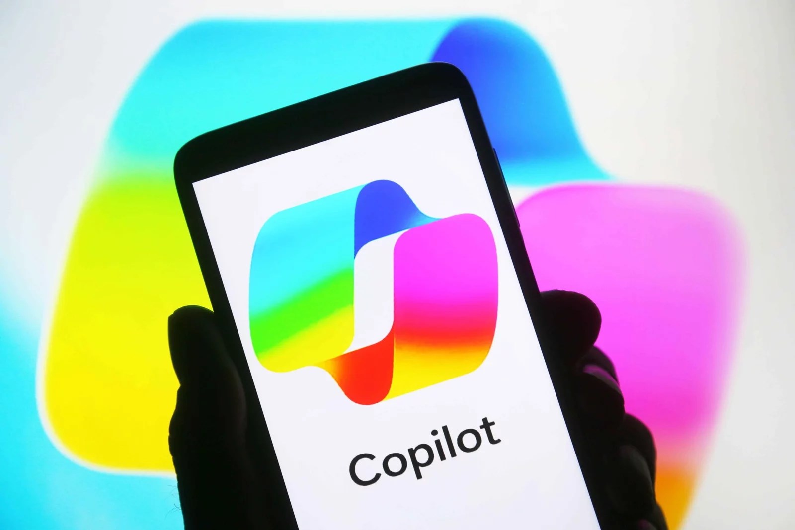 Microsoft Copilot, iPhone ve iPad için kullanıma sunuldu