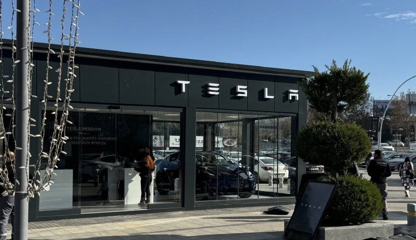 Tesla, Ankara'da mağazasını açtı