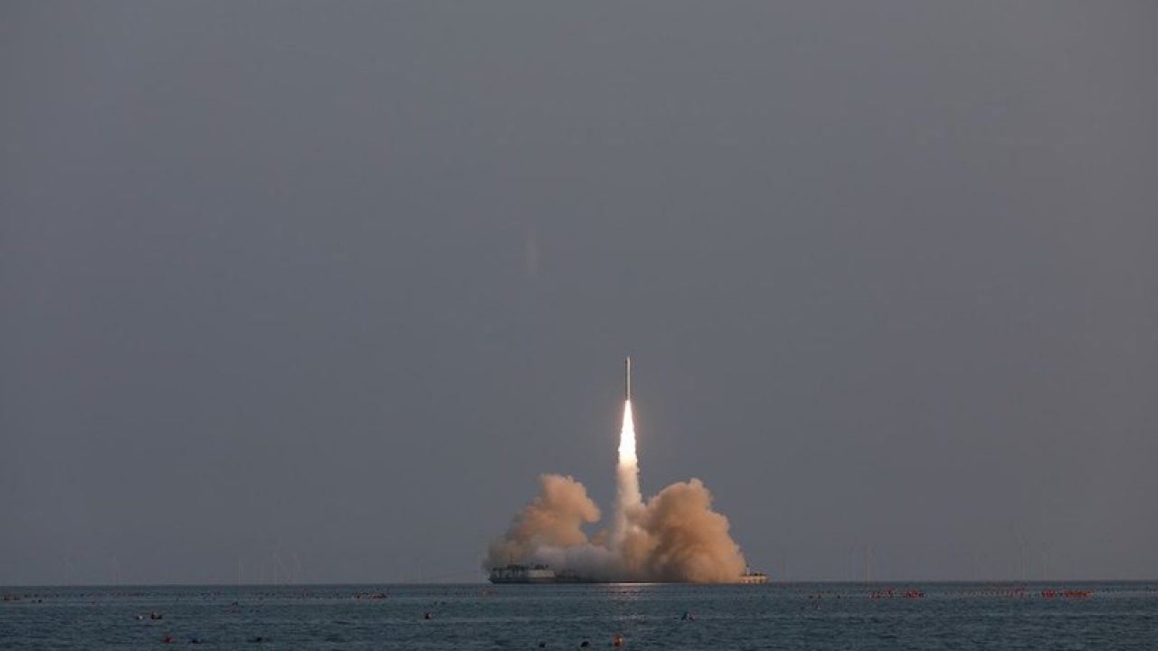 Çin’den tarihi başarı: Gravity 1 roketi gemiden fırlatıldı