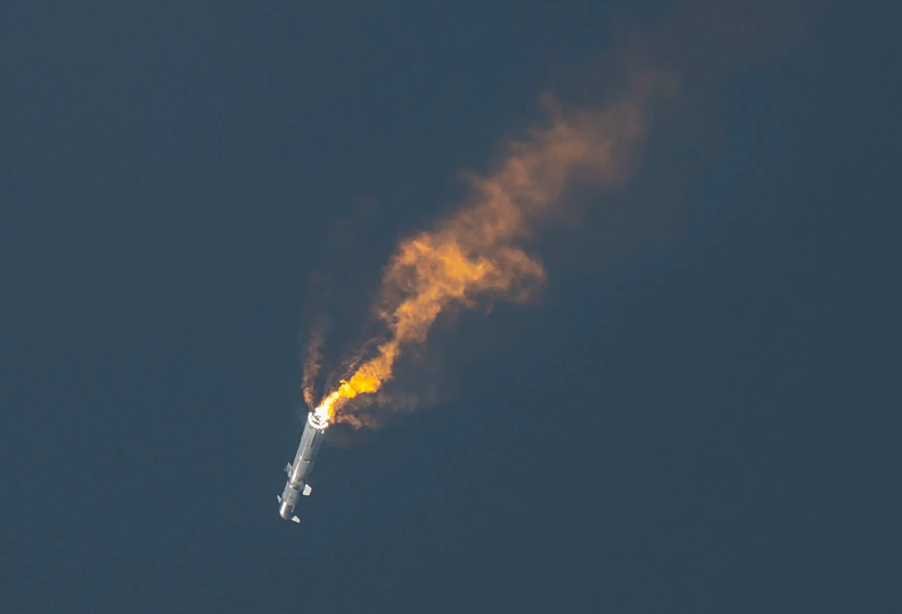 Elon Musk, Starship’in son uçuşta neden patladığını açıkladı