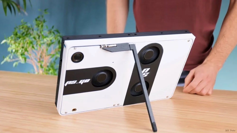 Playstation 5, iPad boyutlarında tablete dönüştü! İşte video