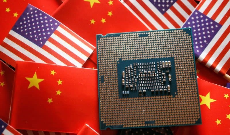 Intel CEO'su Gelsinger: Yaptırımlar Çin'i 10 yıl geride bırakacak