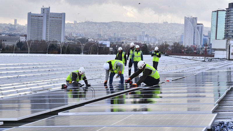 AŞTİ kendi enerjisini üretecek: Çatıya güneş panelleri kuruluyor