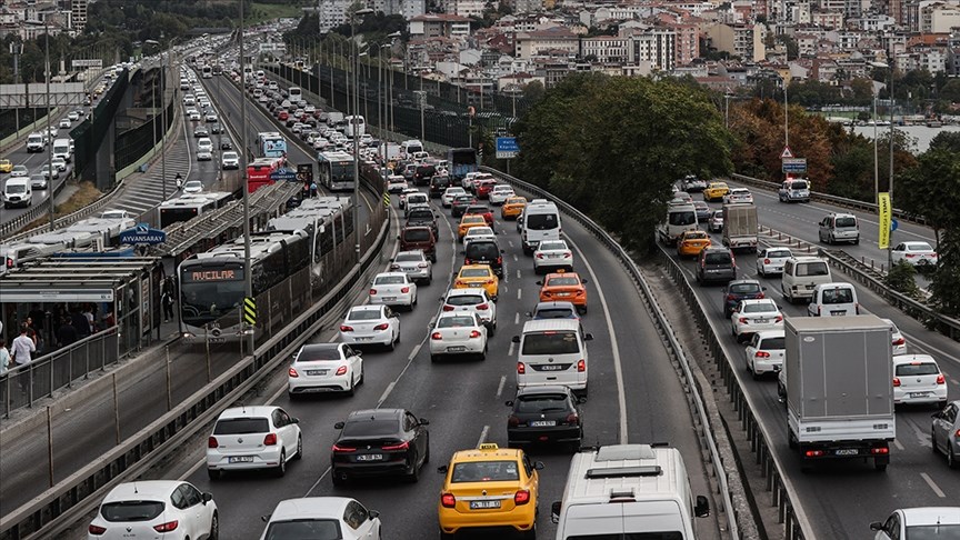 2023'te trafiğe 2 milyon 290 bin yeni araç kaydoldu