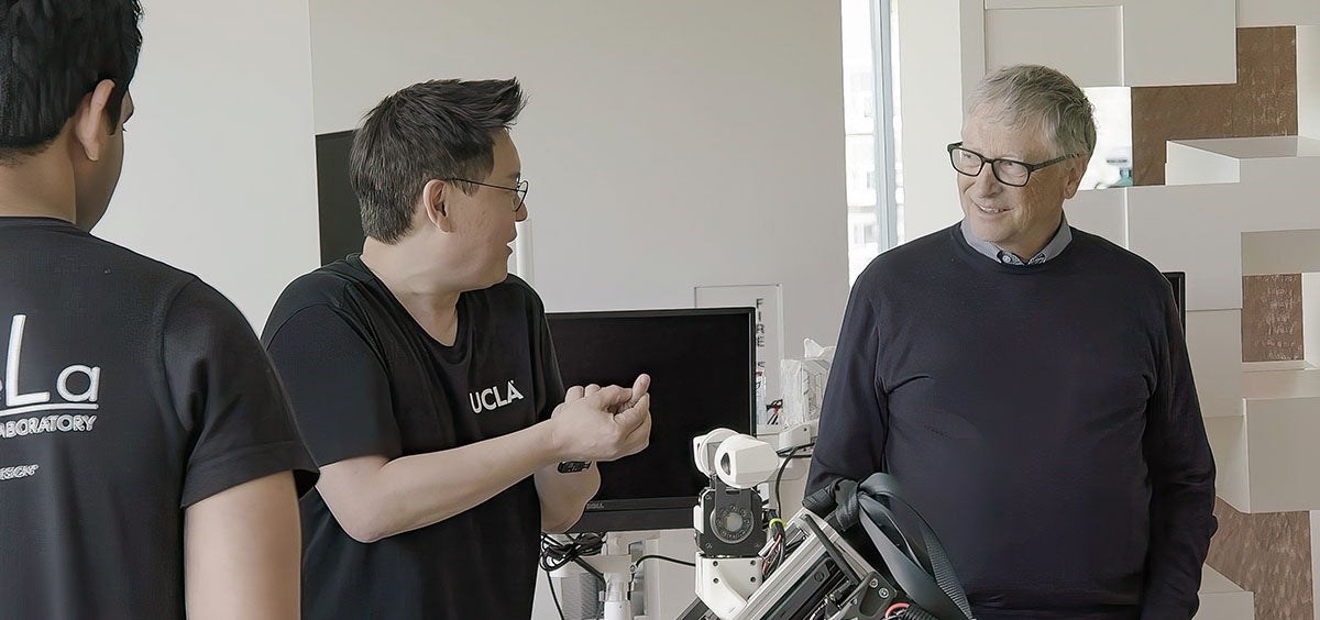 Bill Gates, genel maksatlı insansı robotları destekliyor