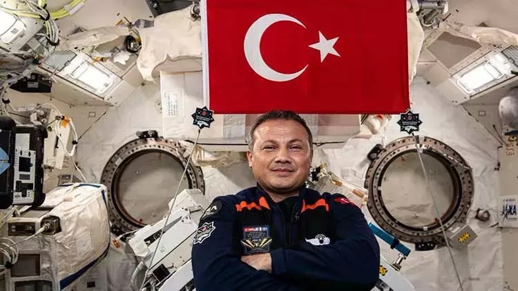 Alper Gezeravcı ISS'den soruları yanıtladı: Yaşadıklarını anlattı