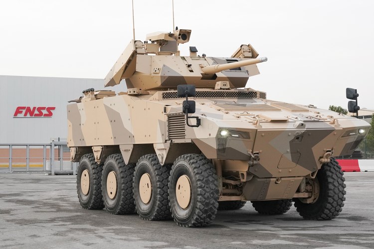FNSS'nin yeni zırhlı kara aracı PARS ALPHA 8X8 tanıtıldı