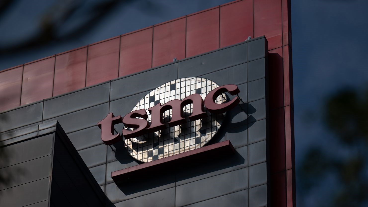 TSMC dünyanın en büyük yarı iletken üreticisi oldu