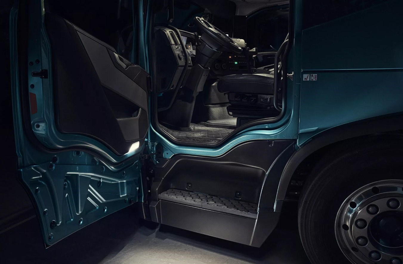 Volvo, yeni elektrikli kamyonunu tanıttı: Türkiye'de de satılacak