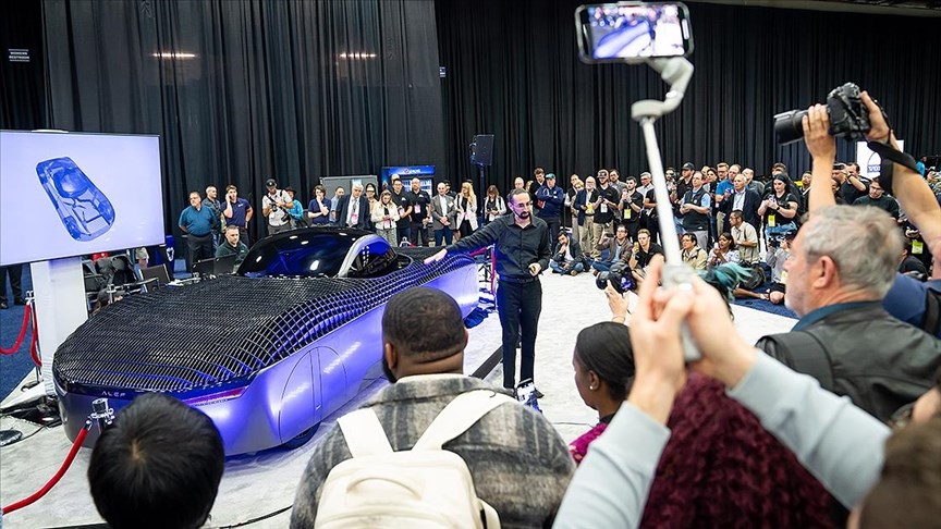 Alef isimli şirket, 'gerçek uçan araba'sını MWC 2024'te sergiledi