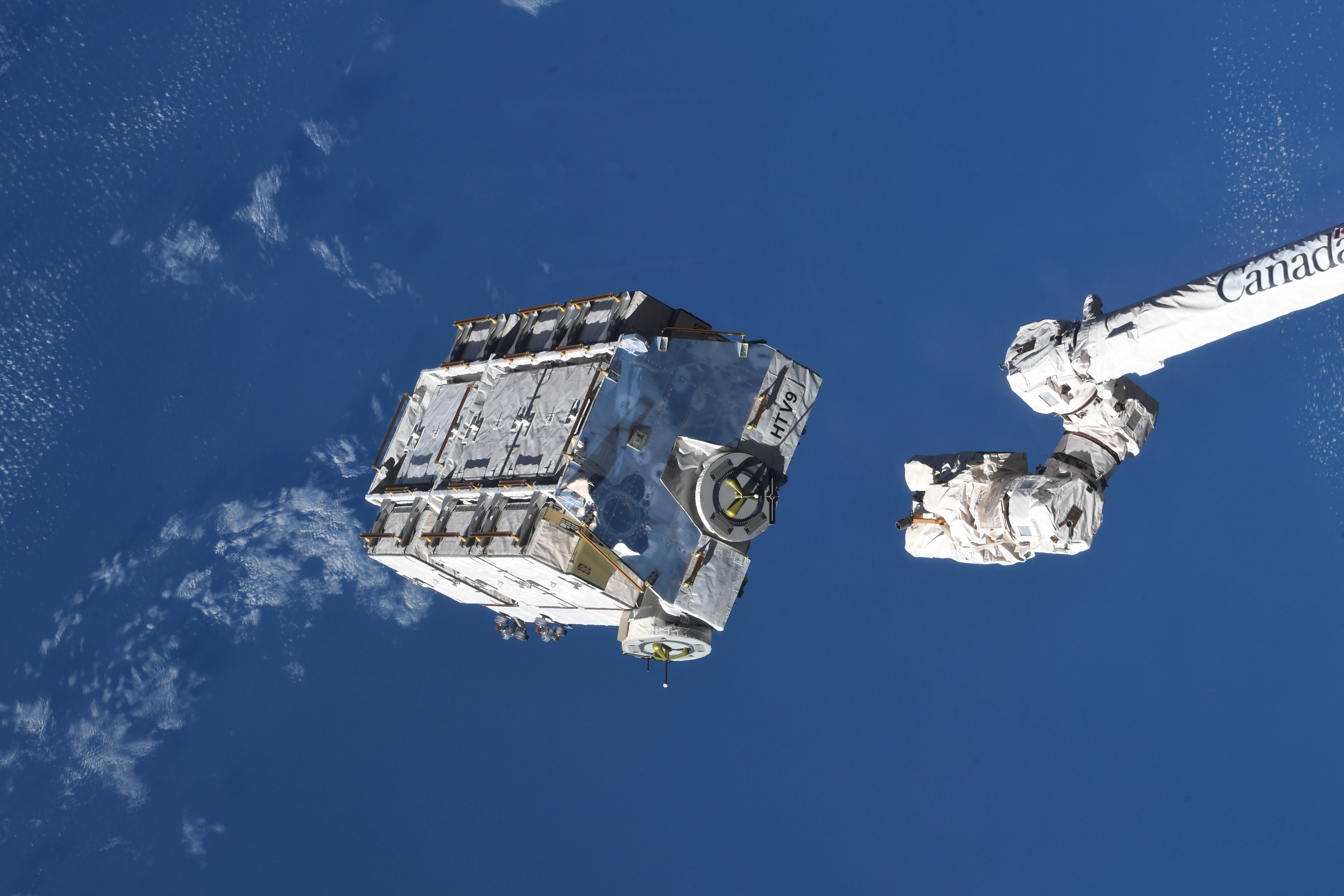 2021'de ISS'ten fırlatılan 2,6 tonluk çöp Dünya'ya düşecek