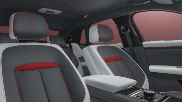 Yeni Rolls-Royce Ghost Prism, çağdaş tasarımdan etkilendi