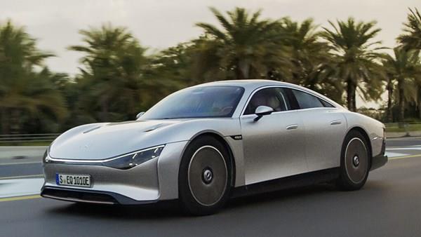 Mercedes'in elektrikli konsept otomobili Vision EQXX, çöl sıcağında 1319 km menzil elde etti!