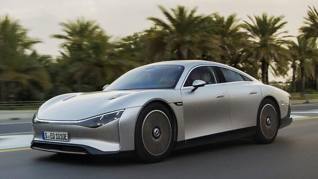 Mercedes Vision EQXX, çöl sıcağında 1319 km menzil elde etti!