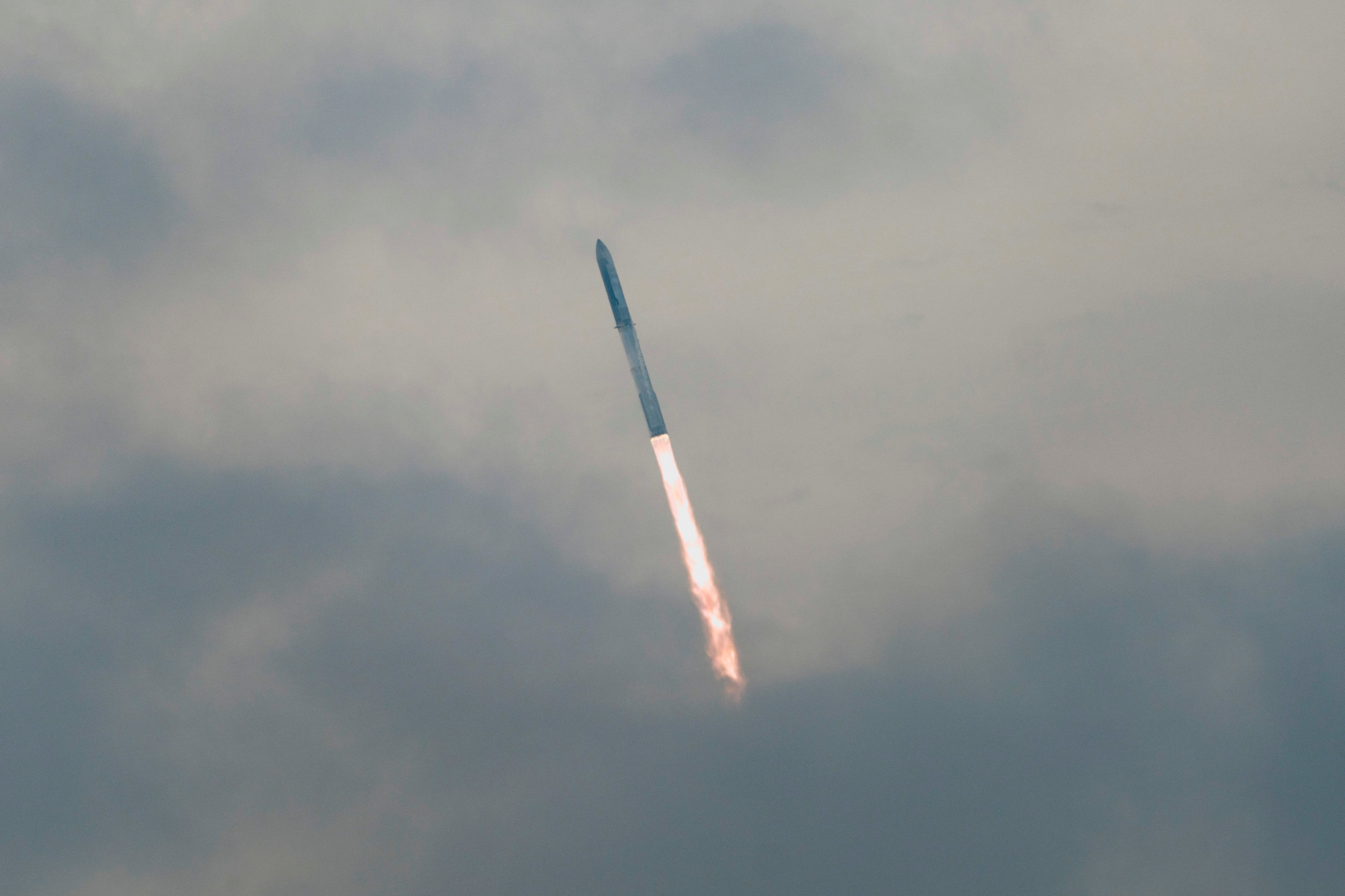 Çin, kritik öneme sahip iki uydusunu uzayda kaybetti