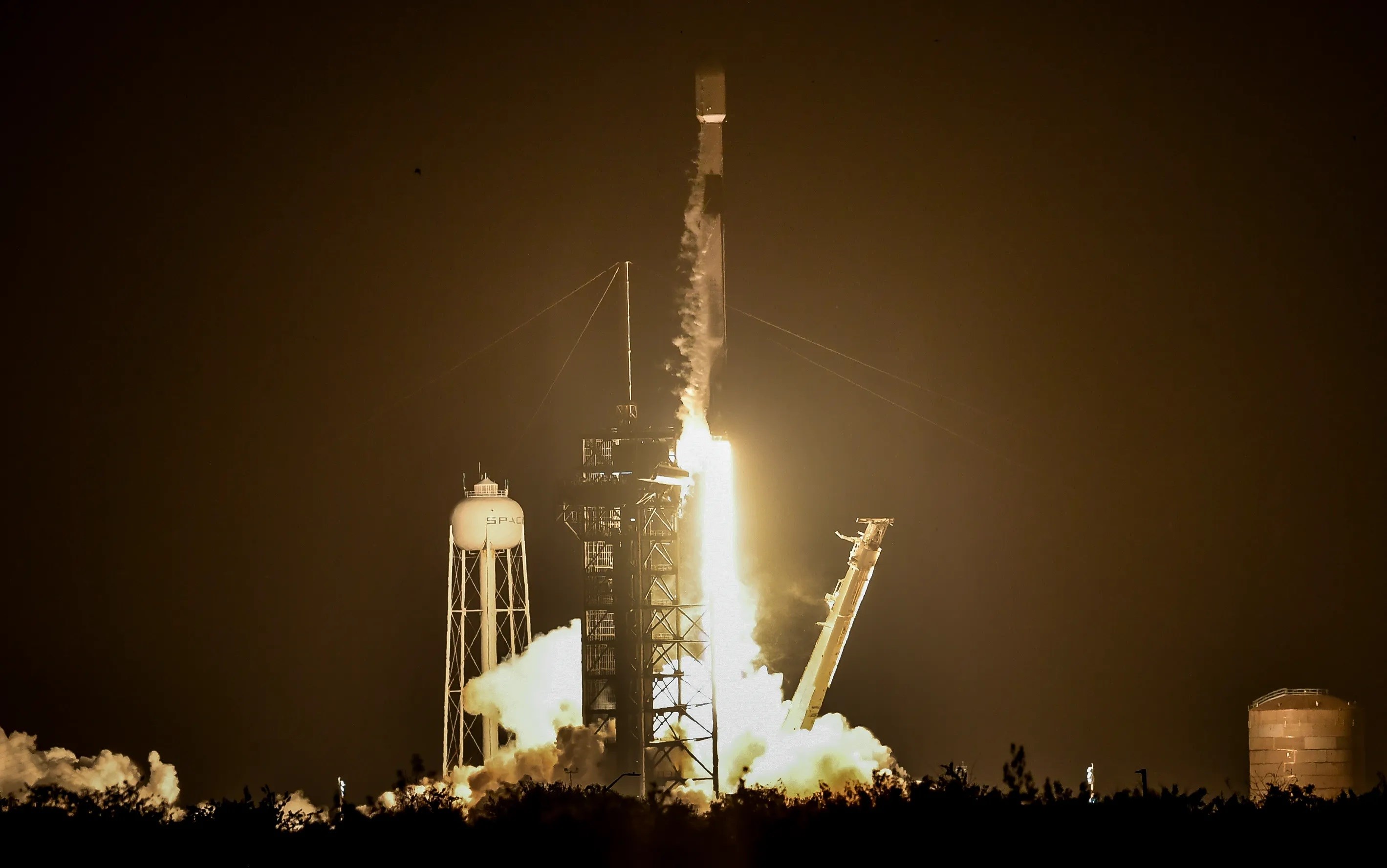 SpaceX’in Starlink internet uydularının sayısı 6 bin oldu!