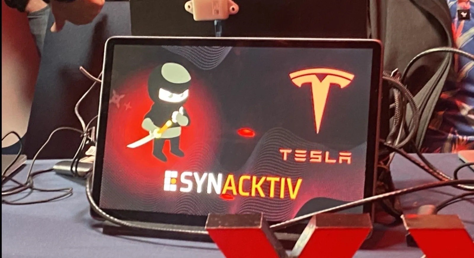 Tesla’da açık bulan hacker’lar 200 bin dolar ve Model 3 kazandı