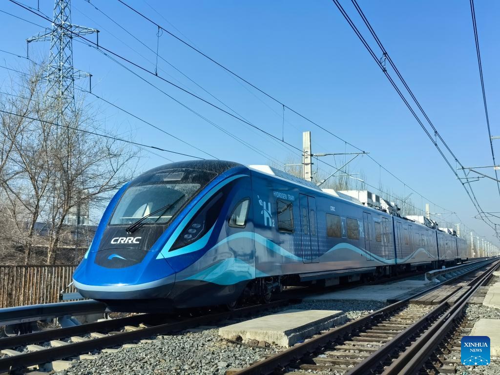 Çin, hidrojenle çalışan ilk treni test sürüşünü tamamladı