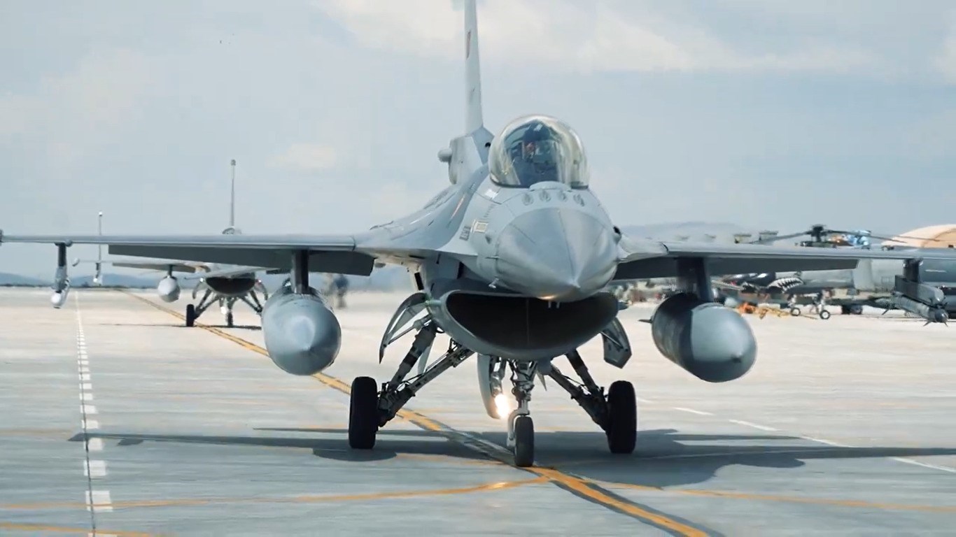 ASELSAN AESA radarı F-16 Özgür ile ilk uçuşunu yaptı