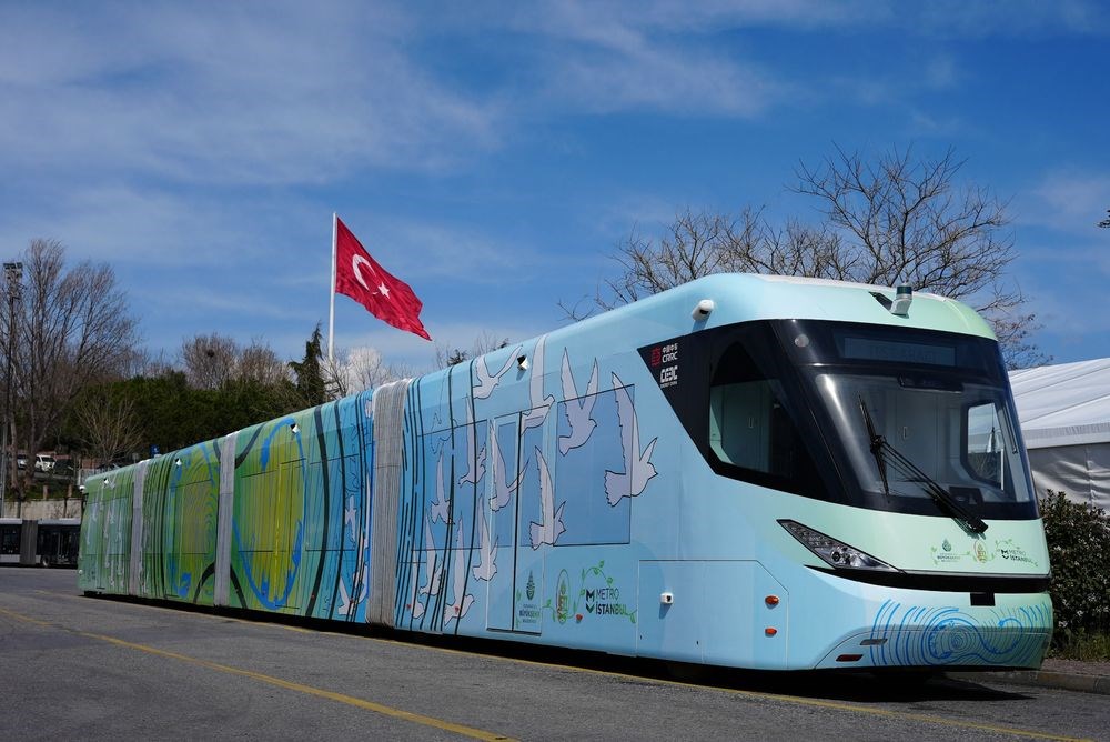 İstanbul'da elektrikli metrobüs test sürüşüne başlıyor