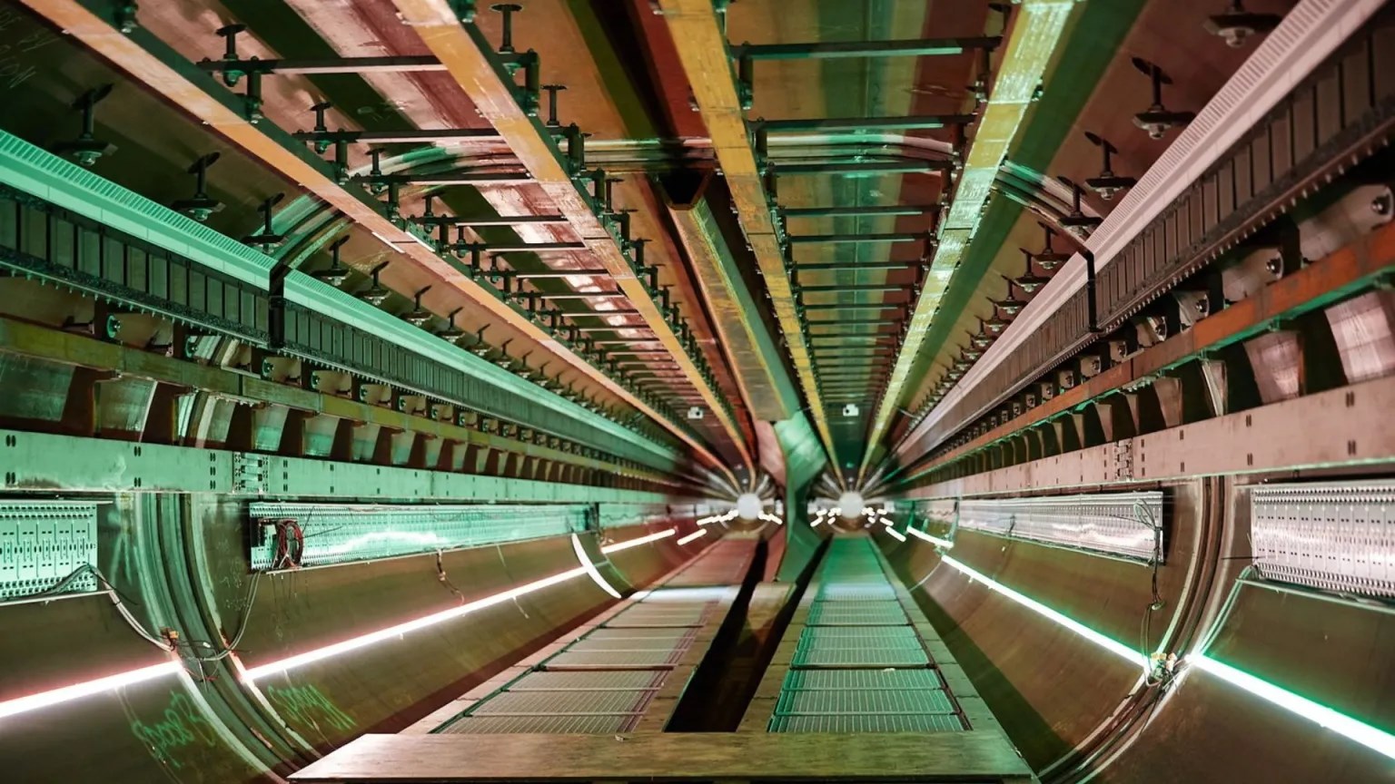 Avrupa'nın en uzun hyperloop test tüneli açıldı