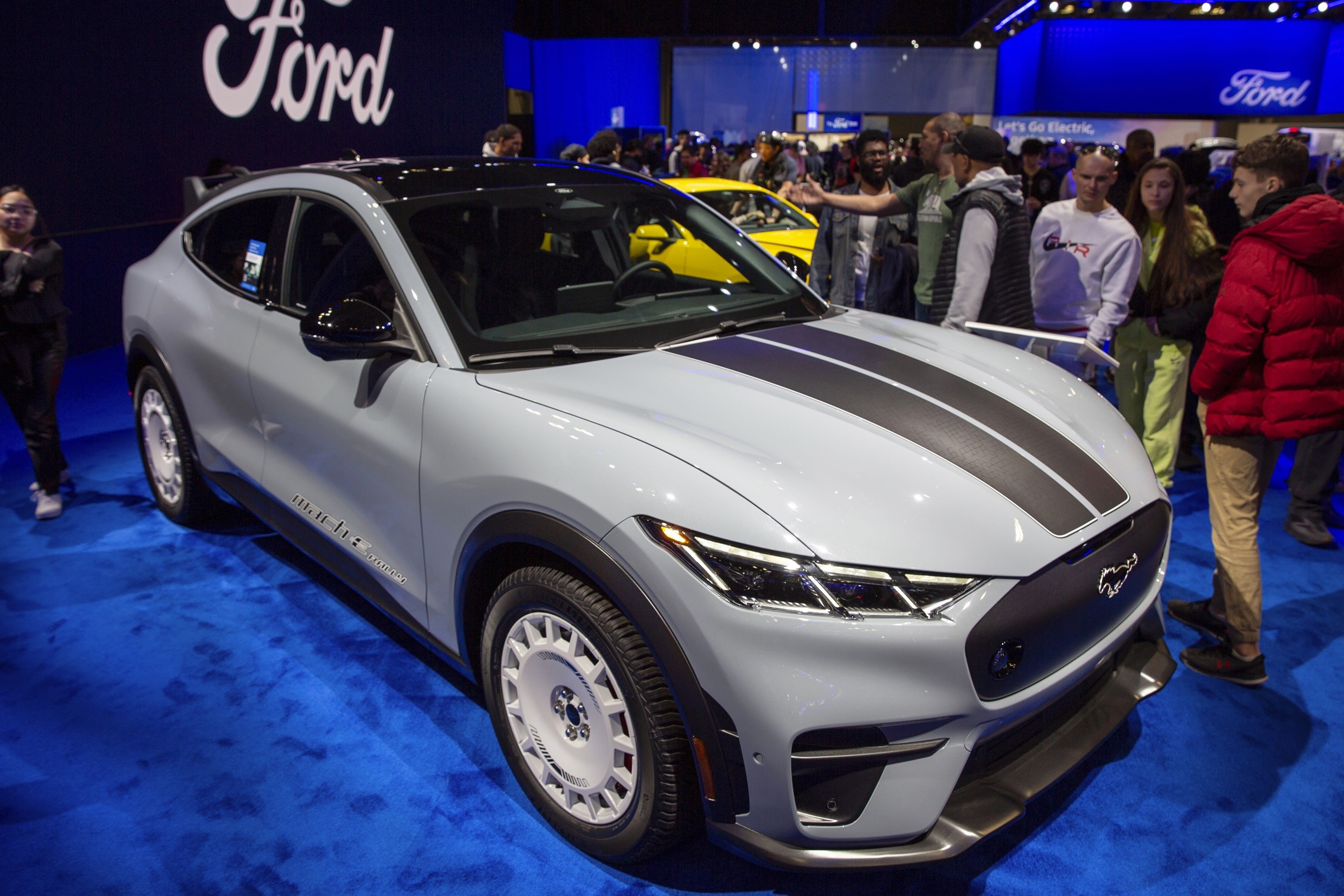 Ford, bazı elektrikli araçlarını erteleme kararı aldı