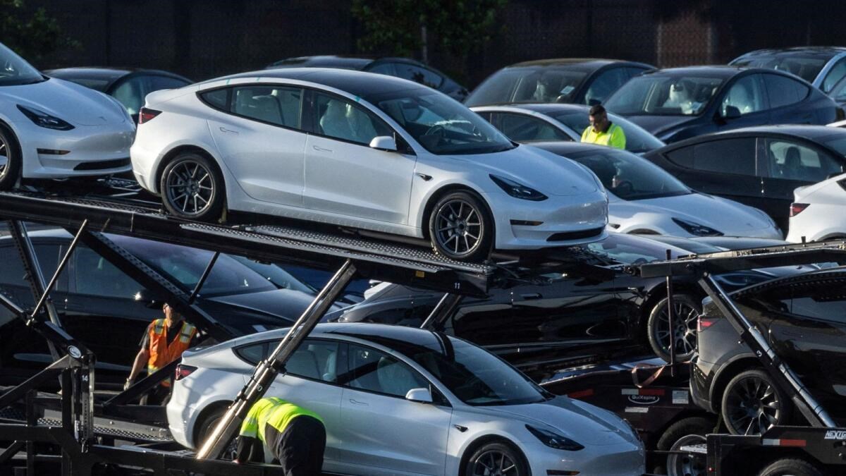 Tesla’nın üzerinde kara bulutlar dolaşıyor: Borsada işler kötü