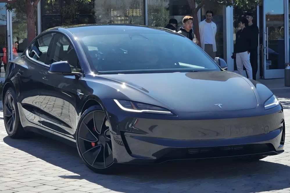 Yeni Tesla Model 3 Performance'ın bazı özellikleri ortaya çıktı