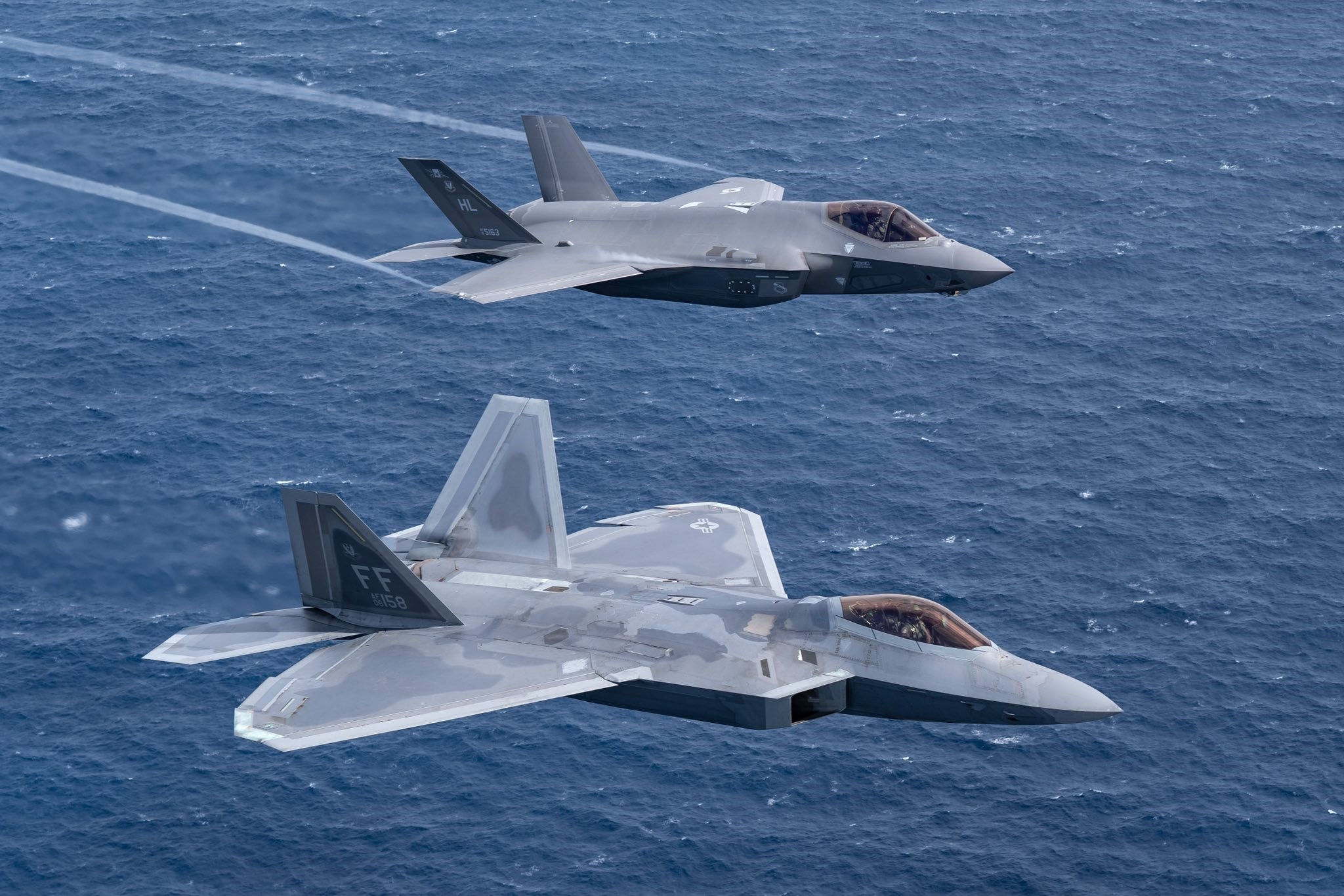 Çin, yeni radar ile F-22 gibi hayalet uçakları tespit edecek