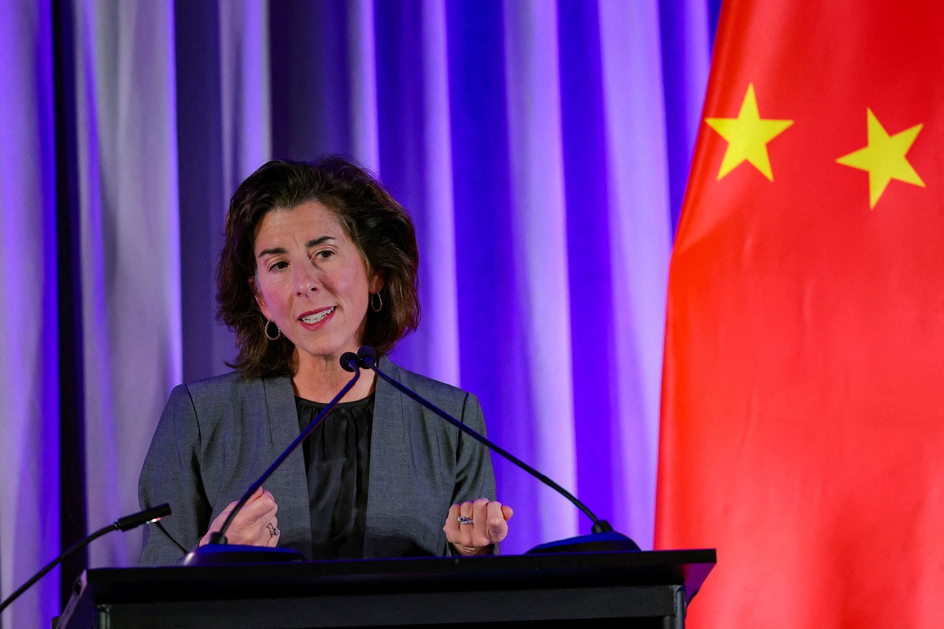 ABD Ticaret Bakanı, Çinli Huawei’nin işlemcisini küçümsedi