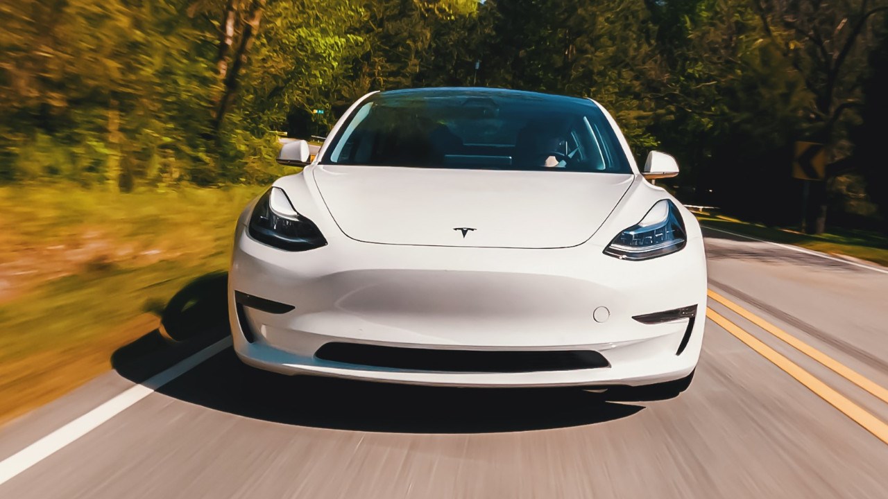 Tesla ucuz otomobilini piyasaya sürecek, ancak planlar değişti