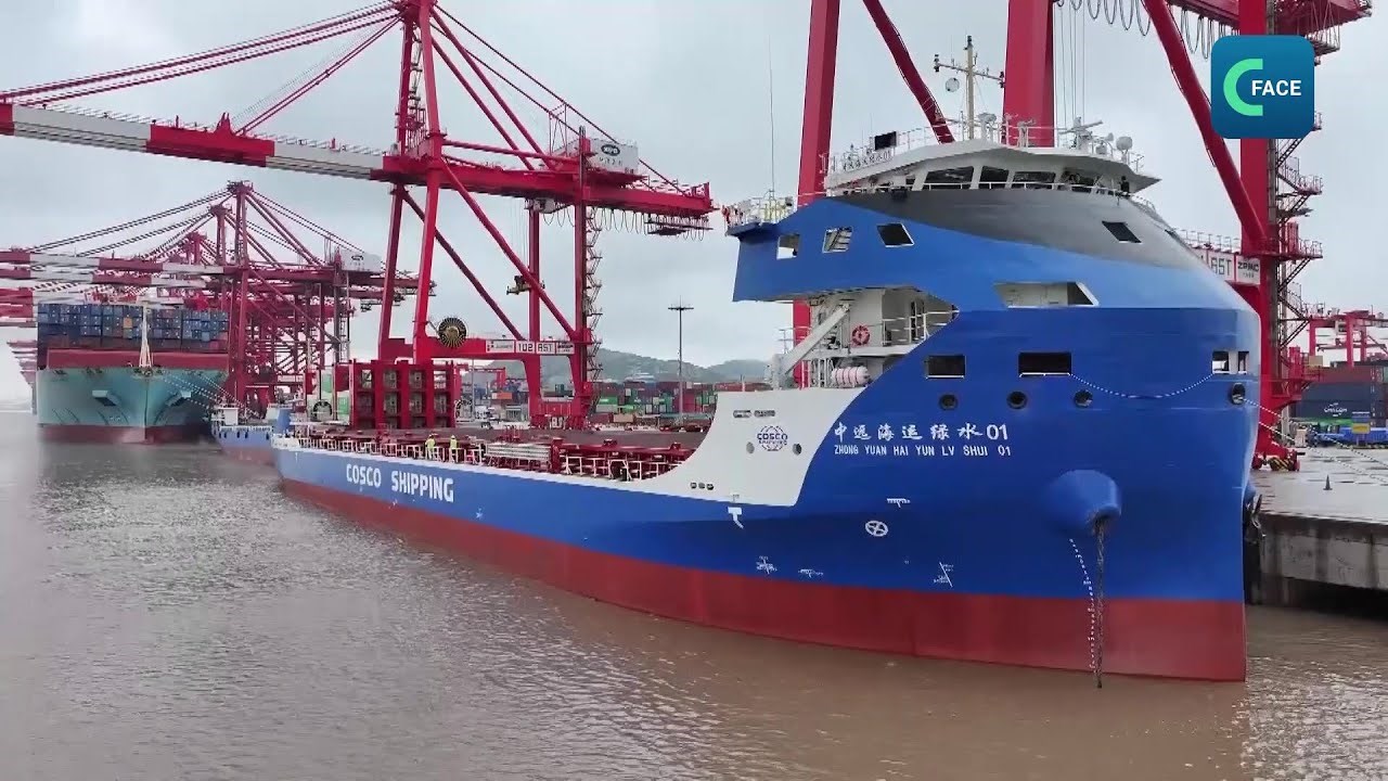 Dünyanın en büyük elektrikli konteyner gemisi hizmete girdi