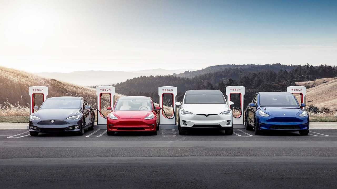 Tesla’nın otonom sürüş özelliği FSD büyük bir güncelleme alıyor