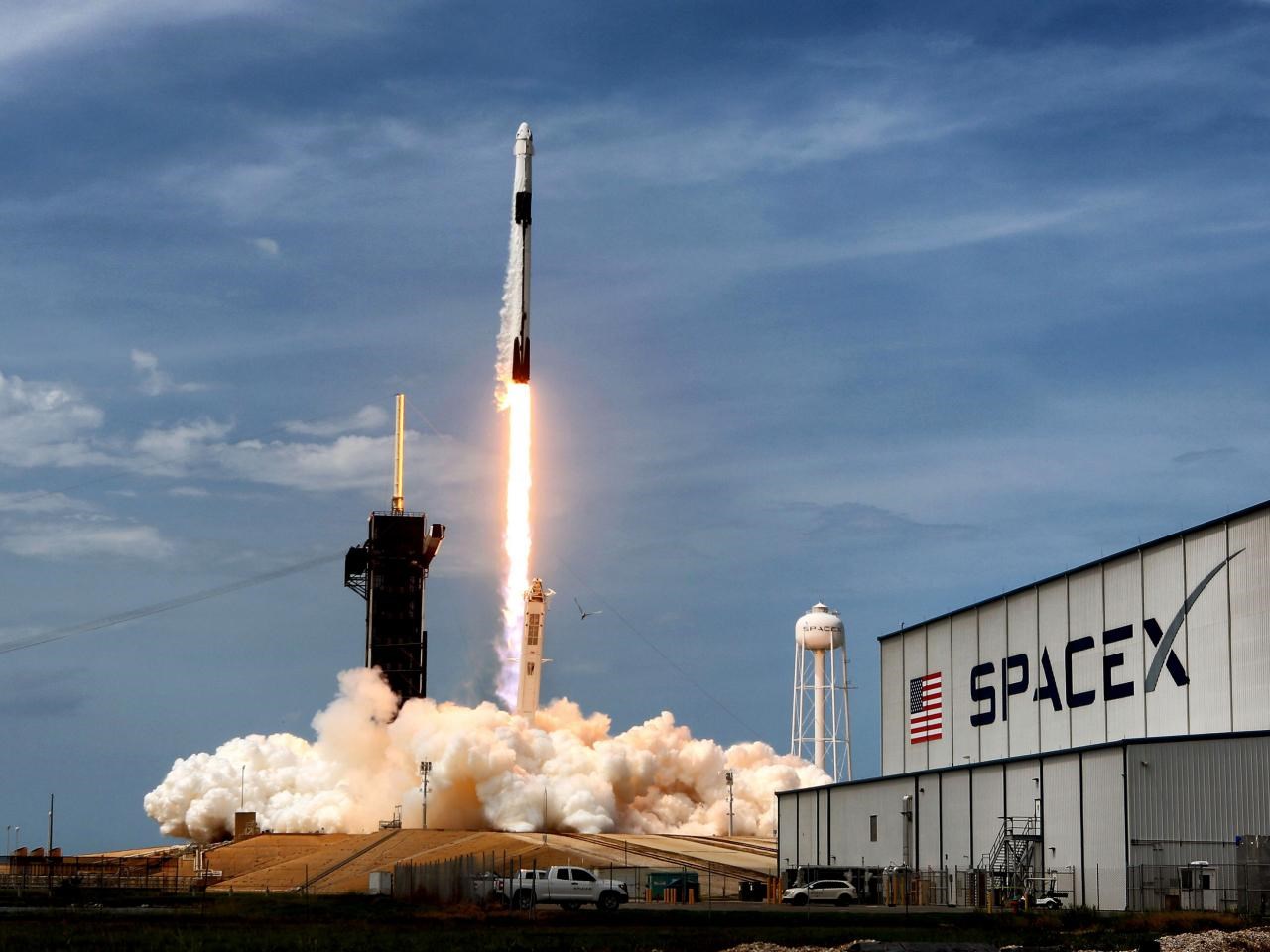 SpaceX, ABD’nin casus uyduları için ilk fırlatmayı yaptı