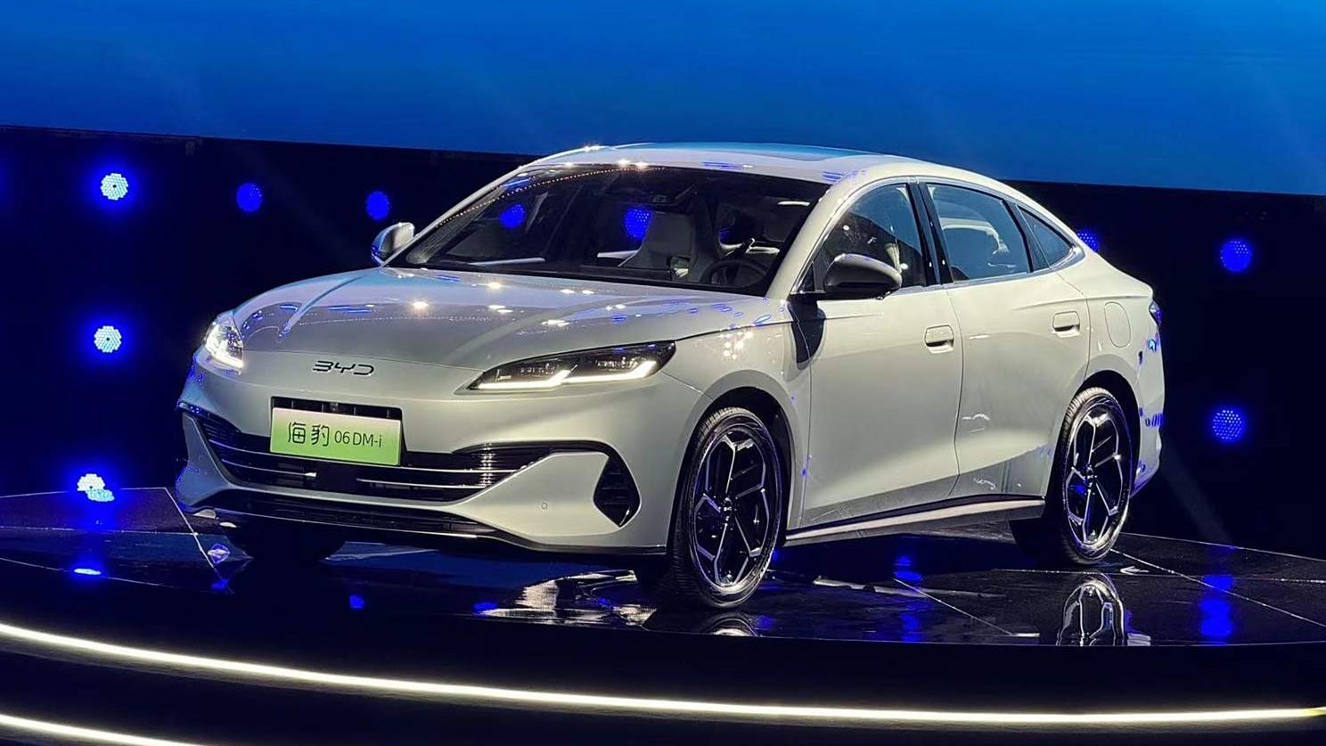 BYD'nin 5. nesil hibrit teknolojisi 2100 km menzil vadediyor
