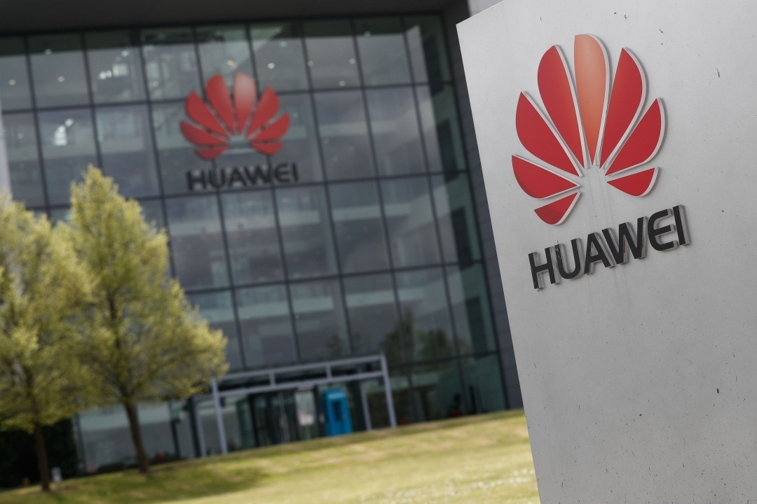 Huawei’ye bir darbe daha