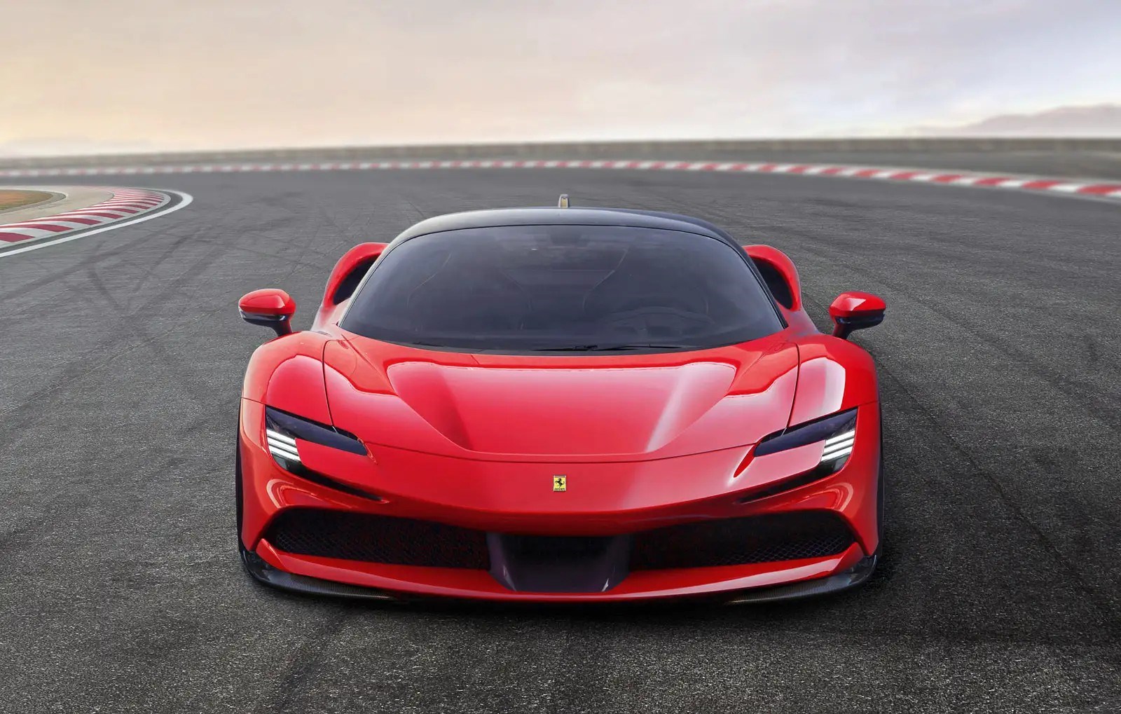 Ferrari'nin ilk elektrikli otomobilinin fiyatı belli oldu