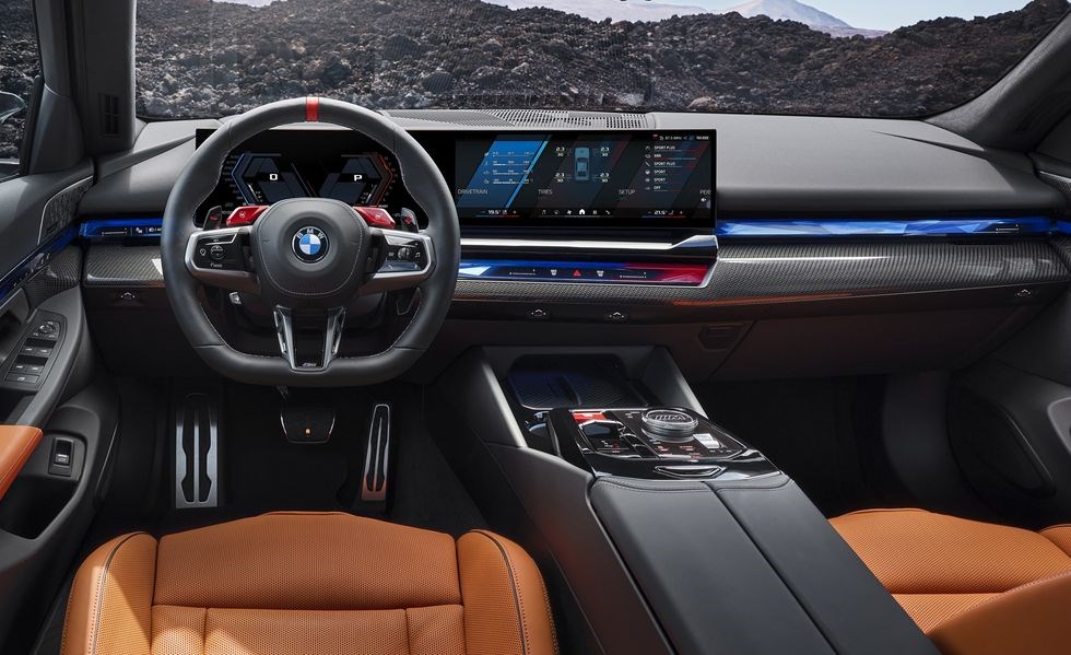 2025 BMW M5 tanıtıldı: 717 beygirlik plug-in hibrit güç