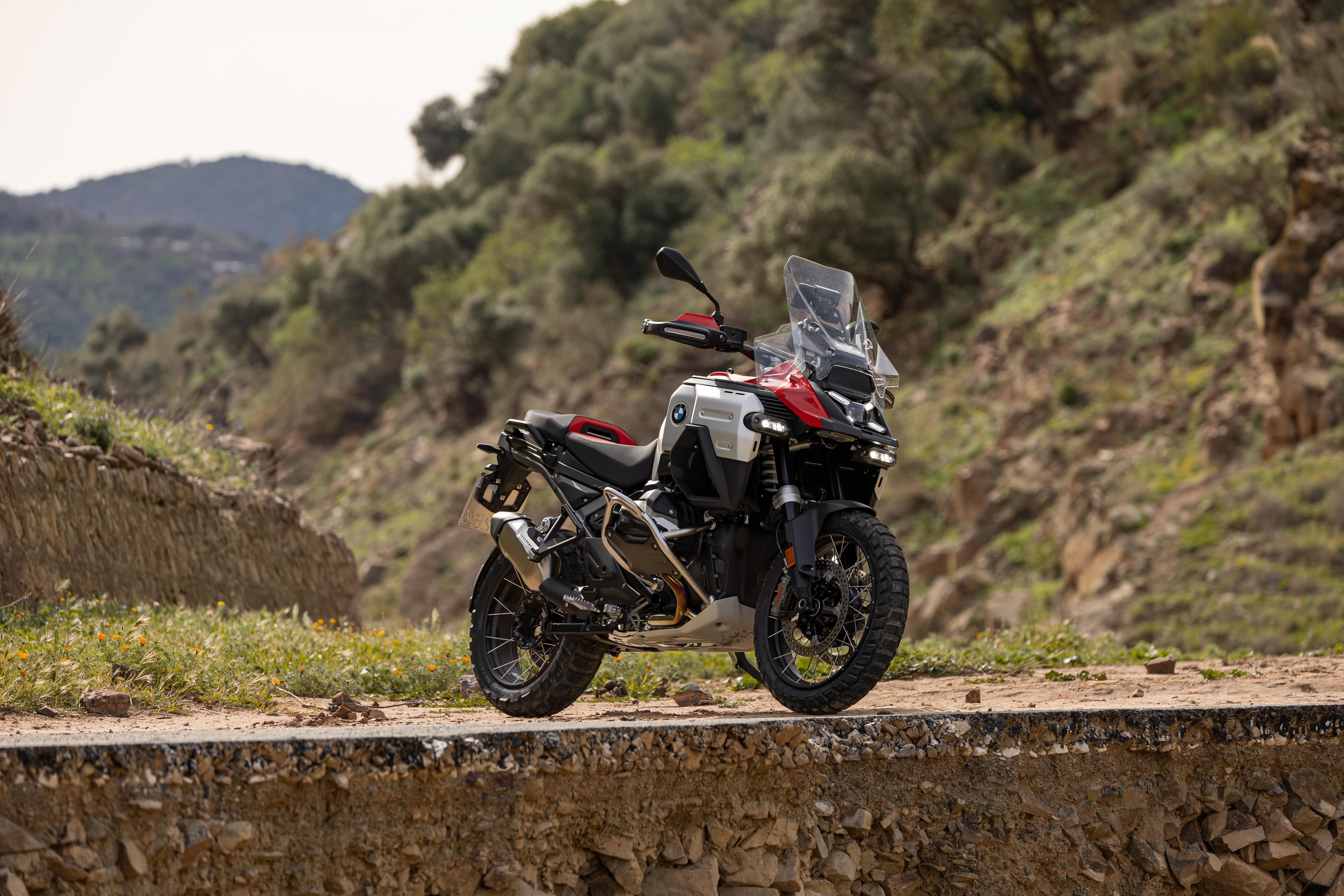 BMW'nin uzun yol motosikleti R 1300 GS Adventure yenilendi