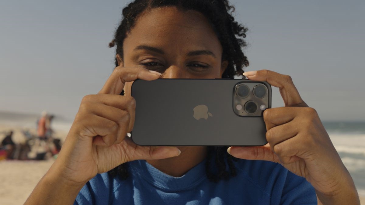 iOS 18, iPhone'da müzik dinlerken video çekmenize izin verecek