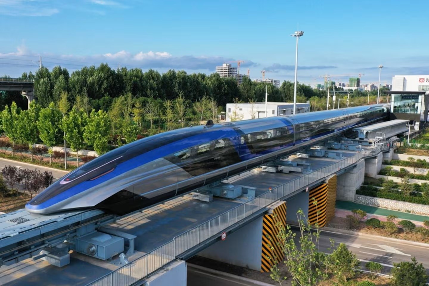 Çin, dünyanın en hızlı treni için testlere başladı!